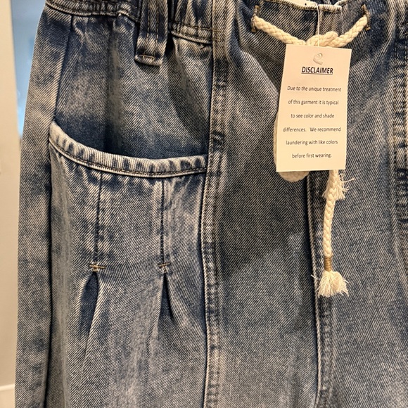 #73. DENIM BARREL JEANS - Picture 3 of 5